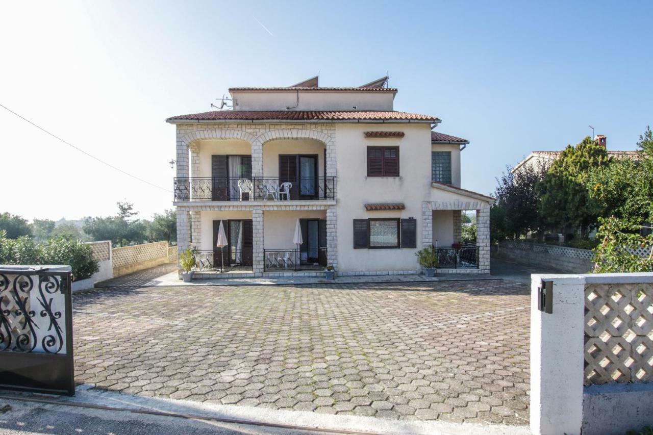 Apartmani Janja Porec Bagian luar foto
