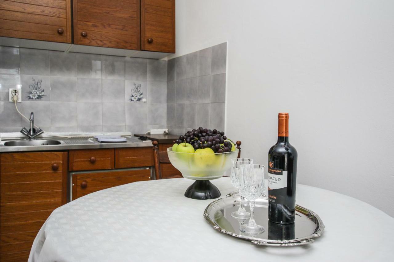 Apartmani Janja Porec Bagian luar foto